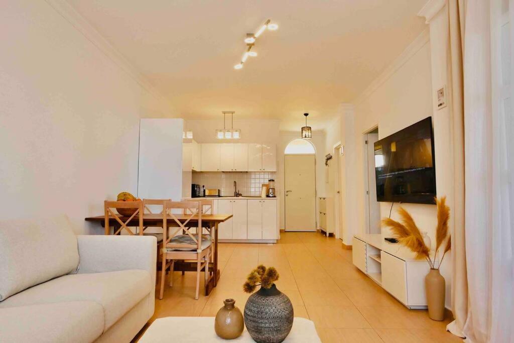 Costa Adeje, 2 Bedrooms Apartment エクステリア 写真